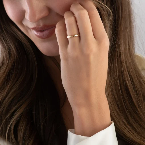 Beaverbrooks 18ct Yellow Gold Petal Wedding Ring