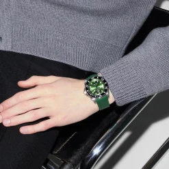 Gucci Dive 40mm Green Rubber Strap Automatic Men’s Watch