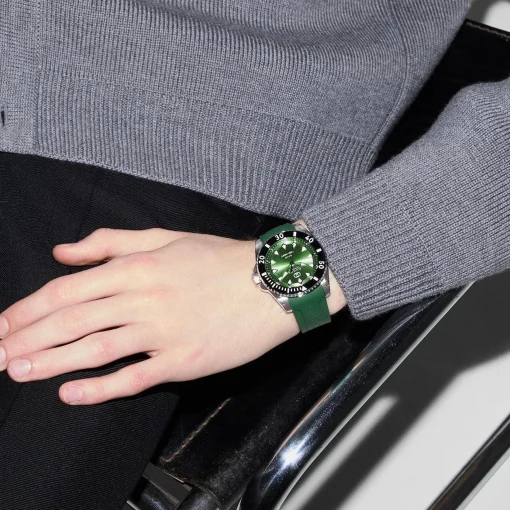 Gucci Dive 40mm Green Rubber Strap Automatic Men’s Watch