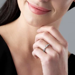 Hearts On Fire Simply Bridal Twist Platinum Diamond Solitaire Engagement Ring