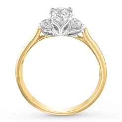 Maple Leaf Diamonds 18ct Yellow Gold Diamond Oval-Shaped Three-Stone Engagement Ring