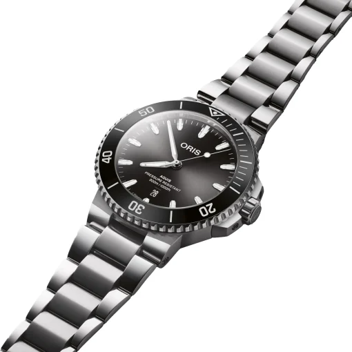 Oris Aquis Date 43.5mm Automatic Watch